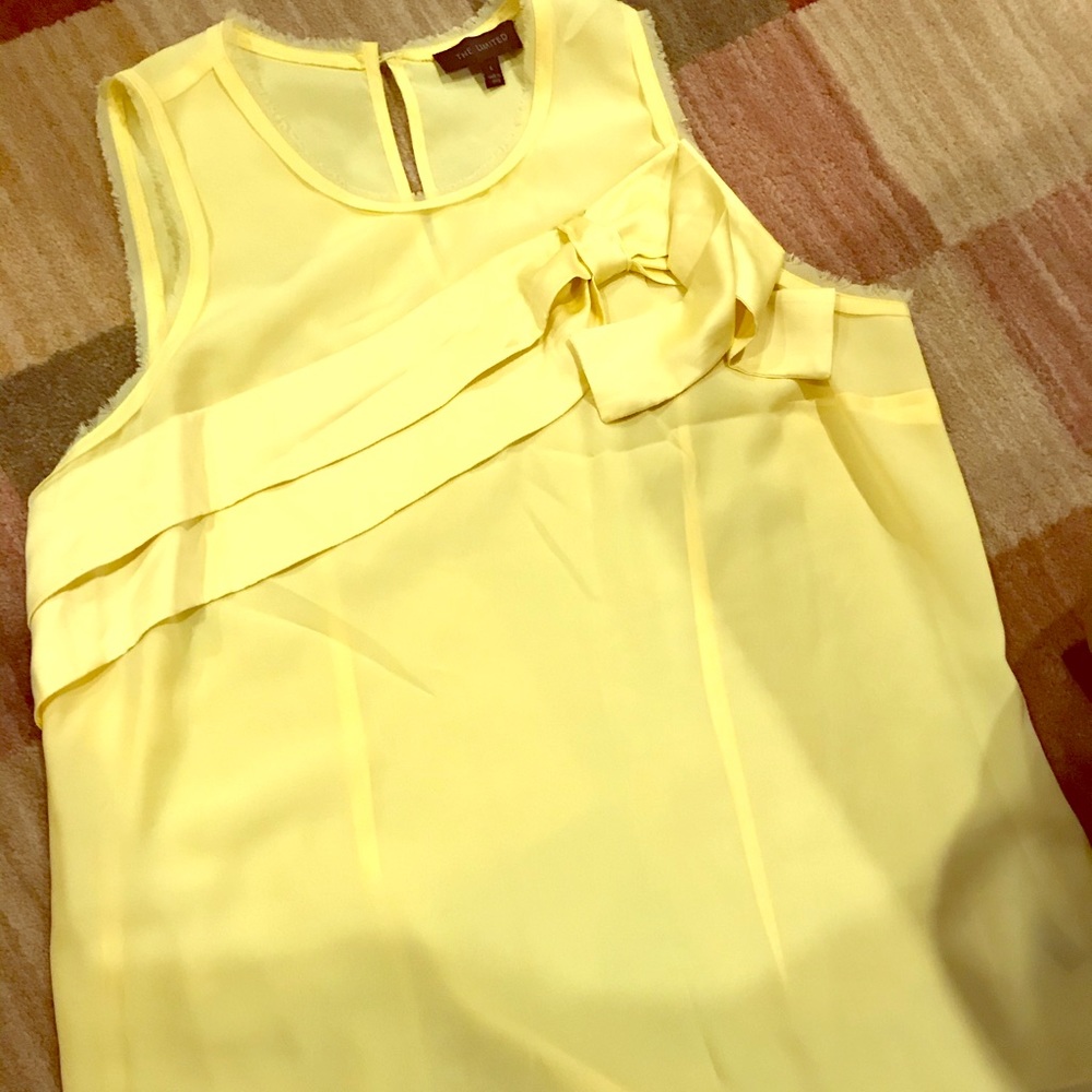 Cute little yellow blouse